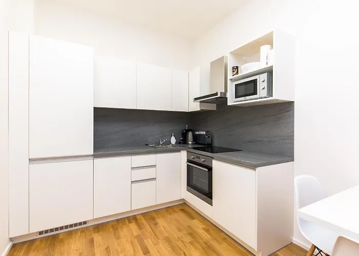 Location Old Town Brand New 2bd *