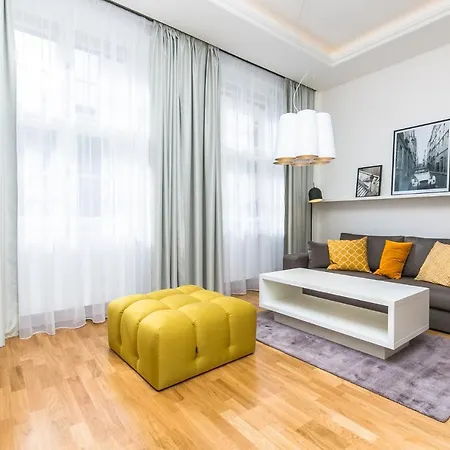 Location Old Town Brand New 2bd Апартаменты *