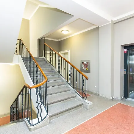 Location Old Town Brand New 2bd Апартаменты
